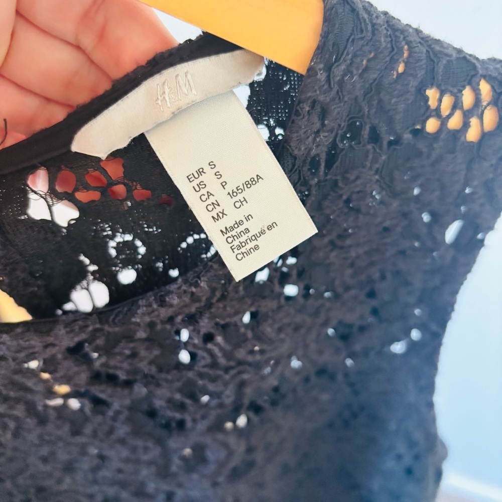 H&M | Black Lace crochet‎ Sleeveless Top - Picture 4 of 5